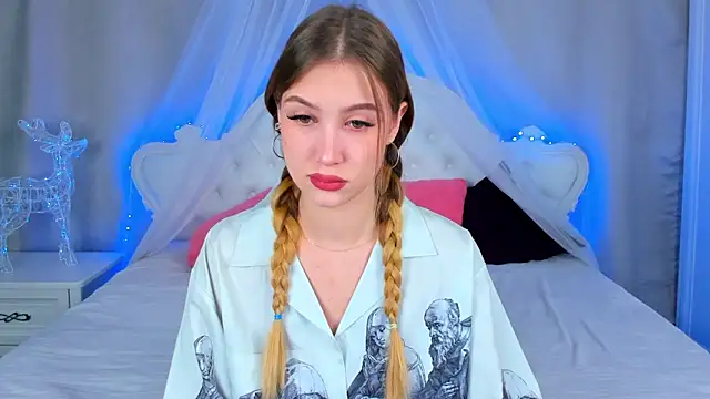 Snapshot of VitalinaBlue chatting on 11/29/25, 01:19 VitalinaBlue online show from 11/29/25, 01:19