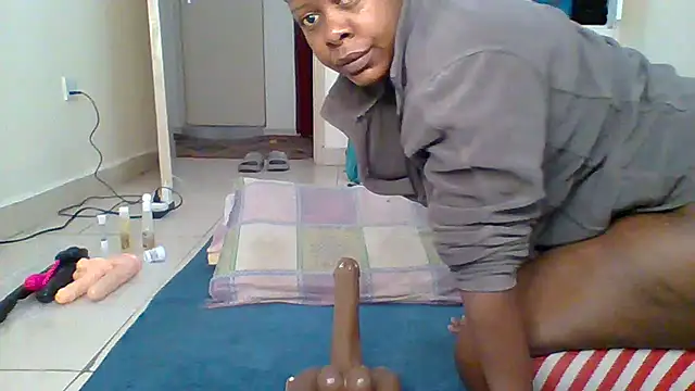 Snapshot of Cookie__dough chatting on 09/13/25, 04:12 Cookie dough online show from 09/13/25, 04:12