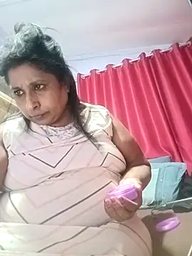 Snapshot of raniofsex02 chatting on 11/30/25, 06:45 raniofsex02 online show from 11/30/25, 06:45