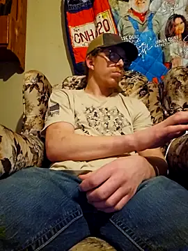 Snapshot of REDHAMMER_ chatting on 03/05/25, 12:16 REDHAMMER  online show from 03/05/25, 12:16