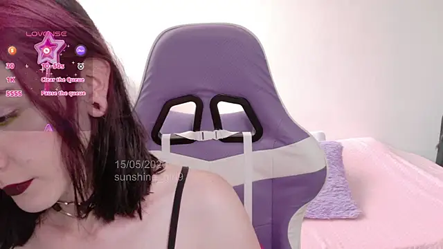 Snapshot of sunshine_girl9 chatting on 05/15/26, 07:54 sunshine girl9 online show from 05/15/26, 07:54