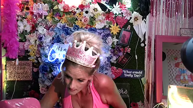 vixendoll87 online show from 08/06/26, 12:01