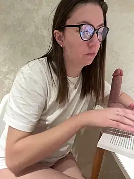 BeatriceTender online show from 12/17/24, 01:16