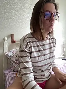 BeatriceTender online show from 09/29/25, 06:07