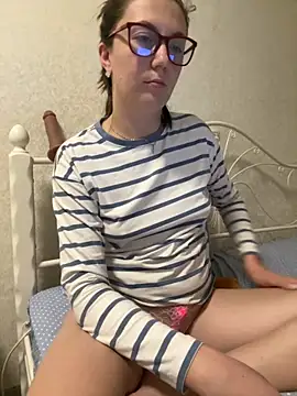 BeatriceTender online show from 10/17/25, 07:38