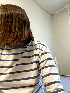 BeatriceTender online show from 10/26/25, 10:43