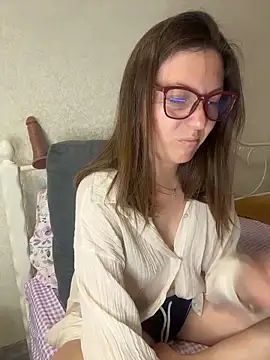 BeatriceTender online show from 06/10/26, 09:03