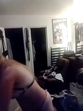 Snapshot of halobabe7620 chatting on 10/15/25, 10:04 halobabe7620 online show from 10/15/25, 10:04