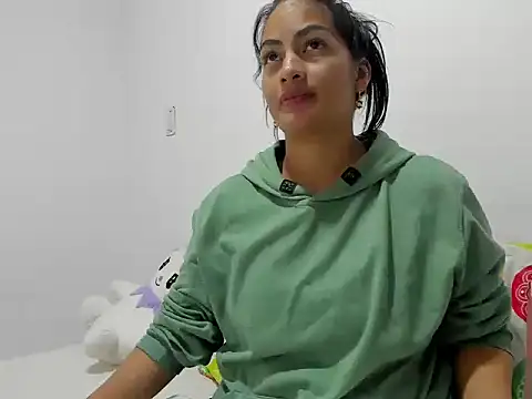 Snapshot of SamanthaBeke chatting on 04/26/26, 04:32 SamanthaBeke online show from 04/26/26, 04:32