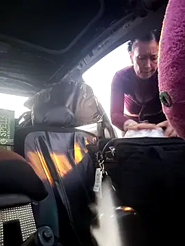 Snapshot of TheDime chatting on 11/24/25, 12:54 TheDime online show from 11/24/25, 12:54