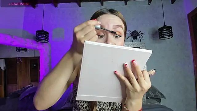 Taiissa  online show from 10/30/25, 09:15