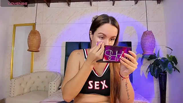 Taiissa  online show from 12/01/25, 12:54