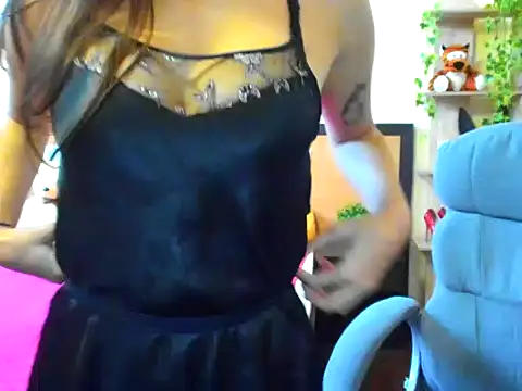 Moon-liza online show from 12/21/24, 10:17