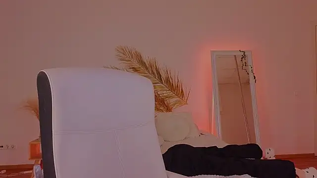 mo11y kitten online show from 12/09/24, 12:12