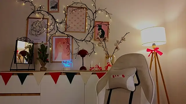 mo11y kitten online show from 01/09/25, 12:46