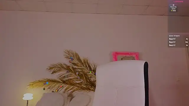 mo11y kitten online show from 03/15/25, 12:36