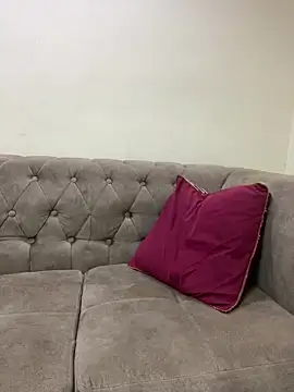 sknzy09 online show from 12/17/25, 01:17