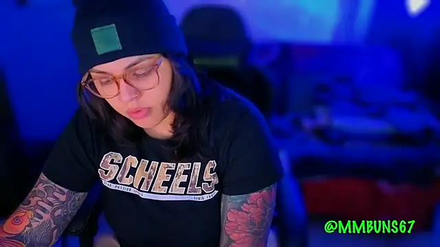 Snapshot of miacanela_xo chatting on 10/29/25, 03:42 miacanela xo online show from 10/29/25, 03:42