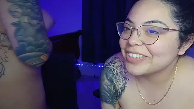 Snapshot of miacanela_xo chatting on 11/05/25, 02:00 miacanela xo online show from 11/05/25, 02:00