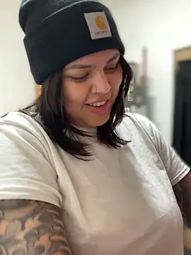 Snapshot of miacanela_xo chatting on 11/27/25, 04:03 miacanela xo online show from 11/27/25, 04:03