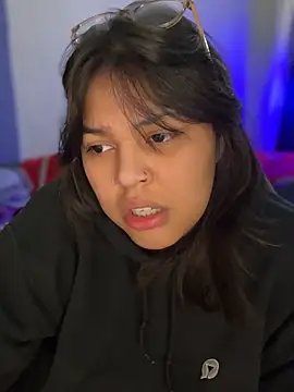 Snapshot of miacanela_xo chatting on 12/15/25, 01:10 miacanela xo online show from 12/15/25, 01:10