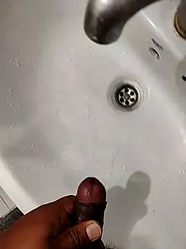 Snapshot of SweetFatBoy chatting on 12/03/24, 01:43 SweetFatBoy online show from 12/03/24, 01:43