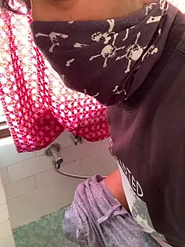 Snapshot of SweetFatBoy chatting on 01/12/25, 06:17 SweetFatBoy online show from 01/12/25, 06:17