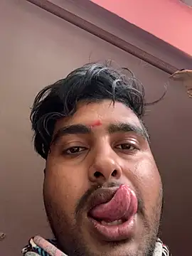 Snapshot of SweetFatBoy chatting on 03/11/25, 11:44 SweetFatBoy online show from 03/11/25, 11:44