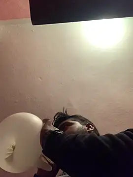 Snapshot of SweetFatBoy chatting on 03/11/25, 04:29 SweetFatBoy online show from 03/11/25, 04:29