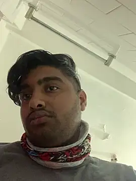 Snapshot of SweetFatBoy chatting on 03/21/25, 03:24 SweetFatBoy online show from 03/21/25, 03:24