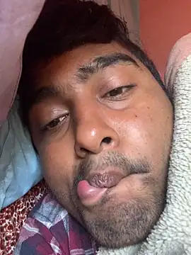 Snapshot of SweetFatBoy chatting on 11/23/25, 02:33 SweetFatBoy online show from 11/23/25, 02:33