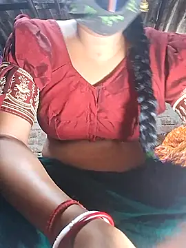 Snapshot of HotSexyBoudi chatting on 12/14/25, 08:41 HotSexyBoudi online show from 12/14/25, 08:41