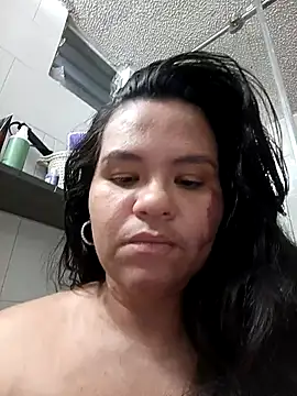 Snapshot of Julieta-tits chatting on 05/28/26, 08:17 Julieta-tits online show from 05/28/26, 08:17