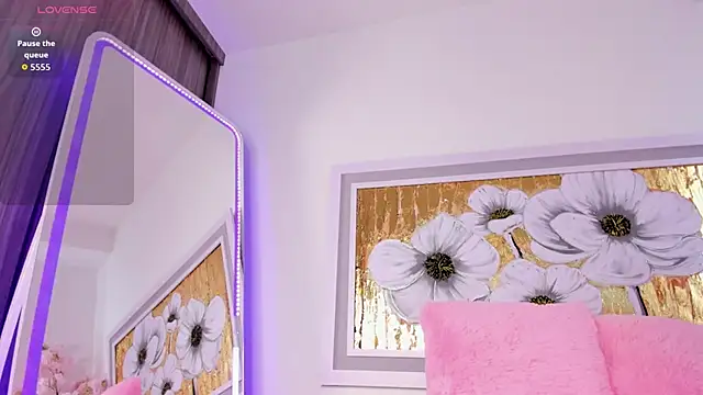 Snapshot of aaryy_ chatting on 10/08/25, 06:16 aaryy  online show from 10/08/25, 06:16