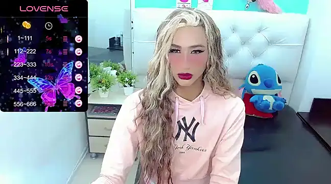 Snapshot of kinverly_sexyx chatting on 01/07/25, 03:44 kinverly sexyx online show from 01/07/25, 03:44