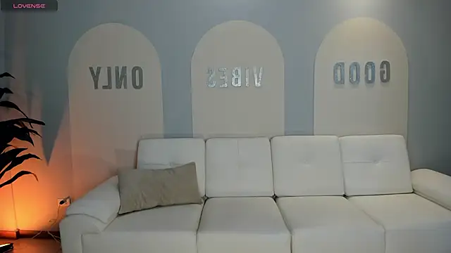 NicoleSanz  online show from 03/11/25, 10:07