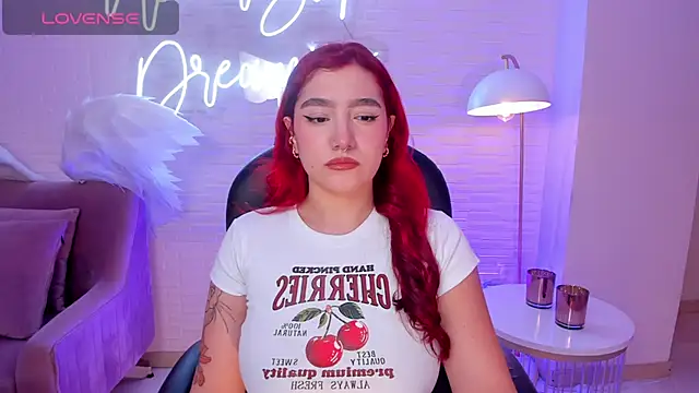 ViolettCastel online show from 12/28/24, 07:43