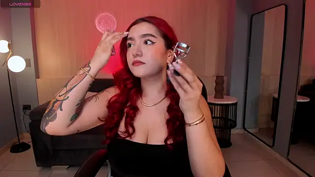 Snapshot of ViolettCastel chatting on 10/30/25, 07:14 ViolettCastel online show from 10/30/25, 07:14