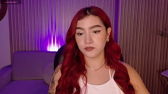 Snapshot of ViolettCastel chatting on 11/06/25, 07:26 ViolettCastel online show from 11/06/25, 07:26