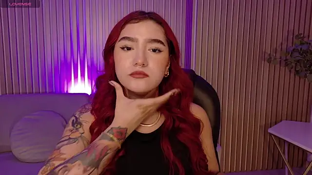 Snapshot of ViolettCastel chatting on 11/07/25, 07:25 ViolettCastel online show from 11/07/25, 07:25