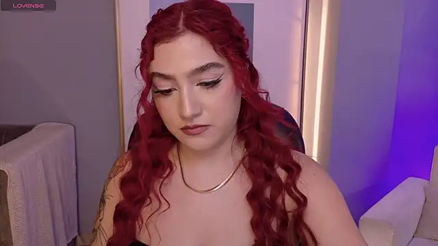 Snapshot of ViolettCastel chatting on 11/12/25, 07:46 ViolettCastel online show from 11/12/25, 07:46