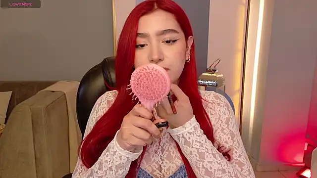 Snapshot of ViolettCastel chatting on 11/14/25, 07:01 ViolettCastel online show from 11/14/25, 07:01