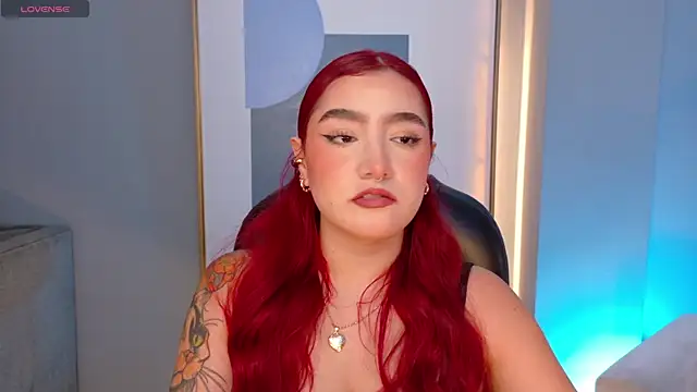 Snapshot of ViolettCastel chatting on 11/17/25, 07:41 ViolettCastel online show from 11/17/25, 07:41