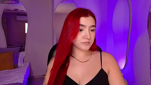 Snapshot of ViolettCastel chatting on 11/26/25, 07:26 ViolettCastel online show from 11/26/25, 07:26