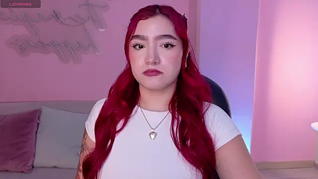 Snapshot of ViolettCastel chatting on 12/05/25, 06:59 ViolettCastel online show from 12/05/25, 06:59