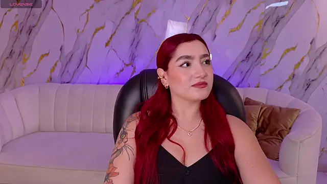 Snapshot of ViolettCastel chatting on 12/20/25, 08:16 ViolettCastel online show from 12/20/25, 08:16