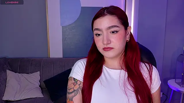 Snapshot of ViolettCastel chatting on 01/08/26, 07:05 ViolettCastel online show from 01/08/26, 07:05