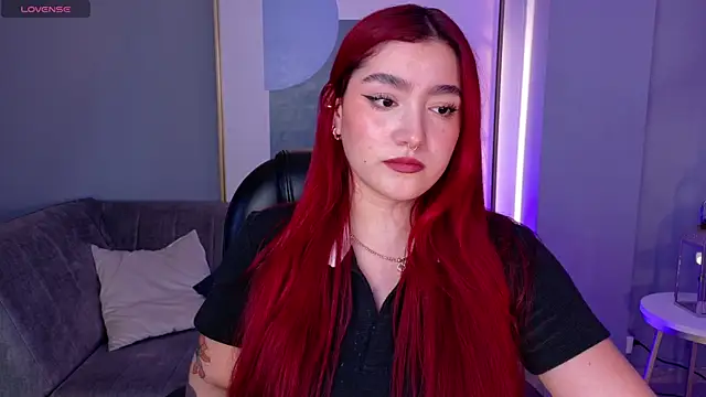 Snapshot of ViolettCastel chatting on 01/10/26, 07:04 ViolettCastel online show from 01/10/26, 07:04