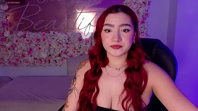 Snapshot of ViolettCastel chatting on 01/16/26, 07:29 ViolettCastel online show from 01/16/26, 07:29