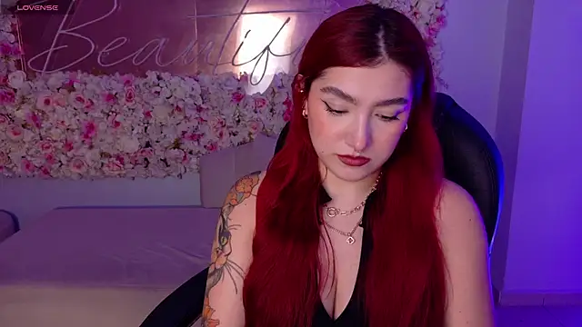 Snapshot of ViolettCastel chatting on 01/17/26, 06:33 ViolettCastel online show from 01/17/26, 06:33